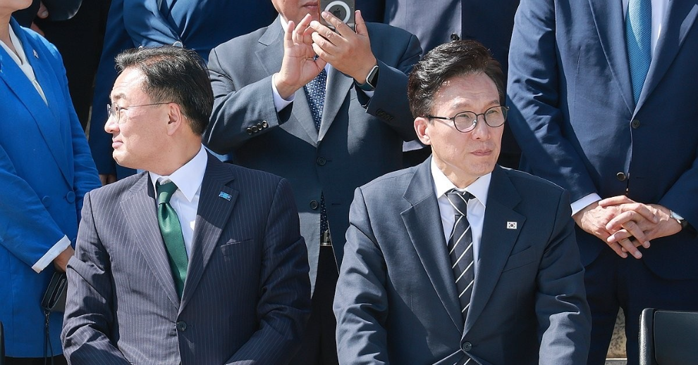 민주당 김민석 대표와 조국혁신당 신장식 대표(사진=연합뉴스)