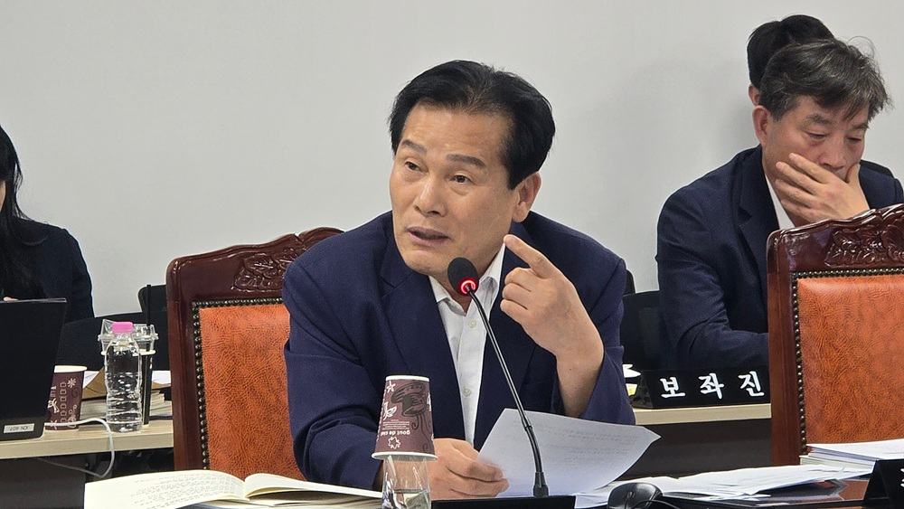 주철현 의원이 국회 농림축산식품해양수산위원회 해양수산부 국정감사에 참석해 현안 질의를 이어가고 있다.