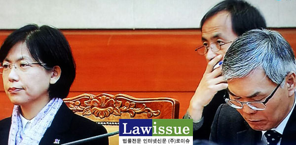 ▲헌재심판정에있던이정희대표,대리인단단장김선수변호사와이재화변호사