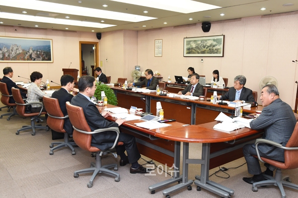 ▲지난8일대법원에서열린사실심충실화사법제도개선위원회회의모습(사진제공=대법원)