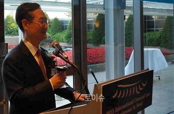 ▲“한국인이라는같은뿌리를가지고세계각국에서숨겨진진실을밝혀내고정의실현을위해헌신하는한인검사들을서울에서만날수있게된것을기쁘게생각합니다.”(봉욱법무실장).