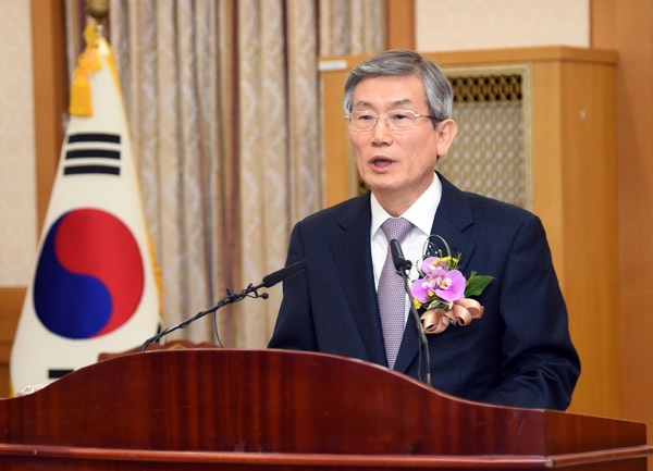 취임사하는고영한법원행정처장(사진=대법원)