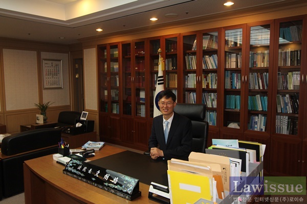 문형배 부산가정법원장 “사람이 키워드인 인간적인 법원 만들고 싶어”