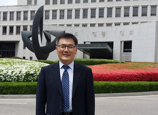 대법원에 있는 김양홍 변호사