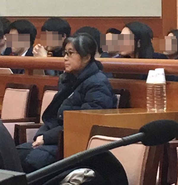 박범계 탄핵소추위원이 헌법재판소 대심판정에 출석한 최순실씨를 찍은 모습(사진=박범계 위원 페이스북)
