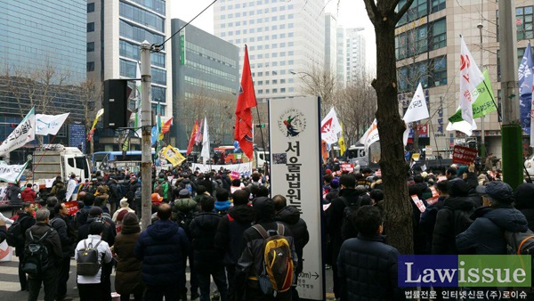 법률가 ‘박근혜 퇴진, 삼성 이재용 구속’ 법원 앞 집중집회 현장