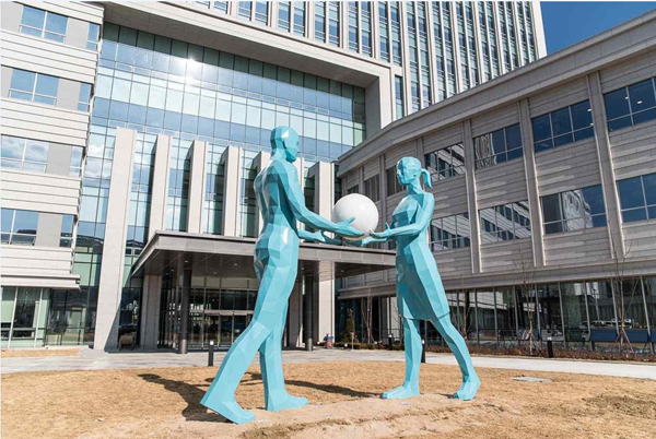 서울동부지방법원 신청사 조형물