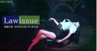 오지은, '의자에 앉아...화려한 춤사위 한판'