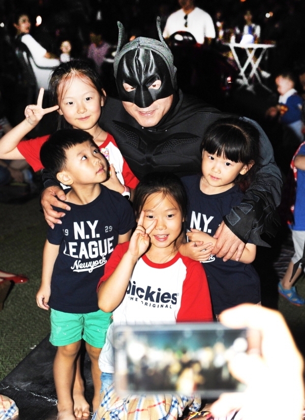 배트맨으로 깜짝 변신한 유정복시장