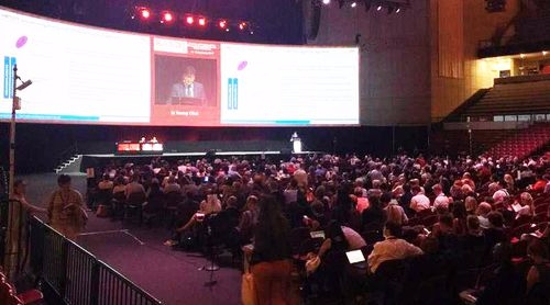 제53회 EASD에서 한미약품연구센터 최인영 이사가 LAPSTriple Agonist의 연구결과를 구연 발표하고 있다.(사진=한미약품)