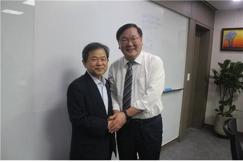 김태년 더불어민주당 정책위의장과 김필건 대한한의사협회장 면담사진(사진 =대한한의사협회)