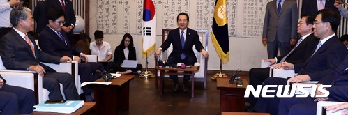 與 “적폐청산” vs 野3당 “안보무능 심판”