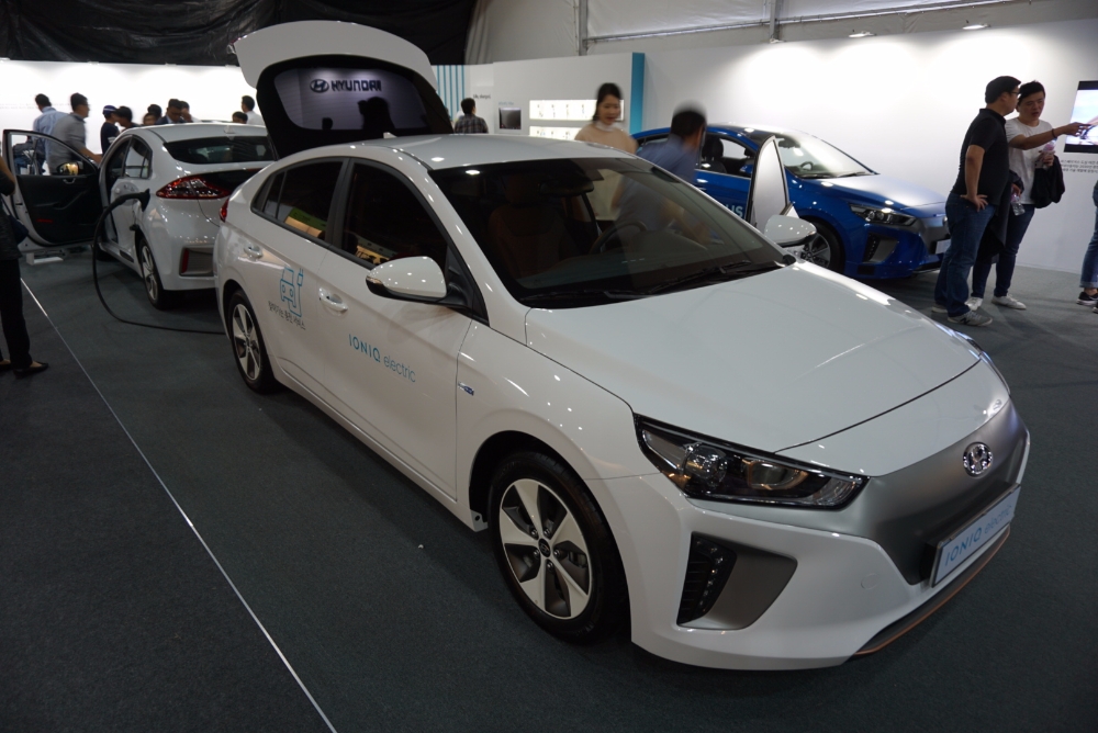 ‘2017 지상군 페스티벌’에 전시된 아이오닉 일렉트릭.(사진=현대자동차)