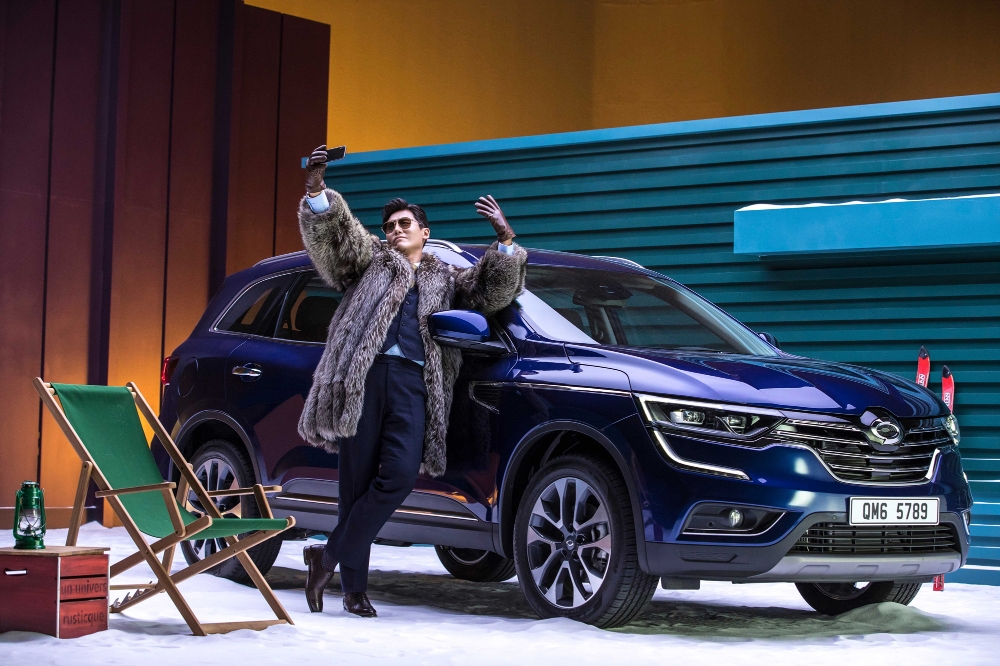 중국인 배우 우효광과 QM6.(사진=르노삼성자동차)