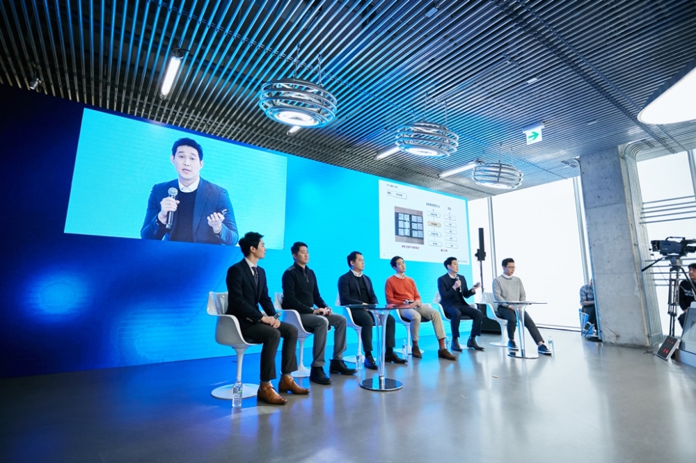 지난해 3월 ‘현대 모터스튜디오 서울’에서 열린 ‘H-채용설명회’를 진행한 모습.(사진=현대자동차)