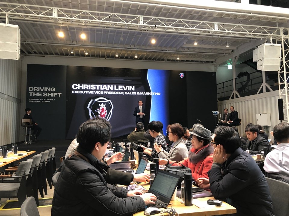크리스티앙 레빈 부회장이 지속가능한 운송 시스템에 대해 설명하고 있는 모습.(사진=최영록 기자)