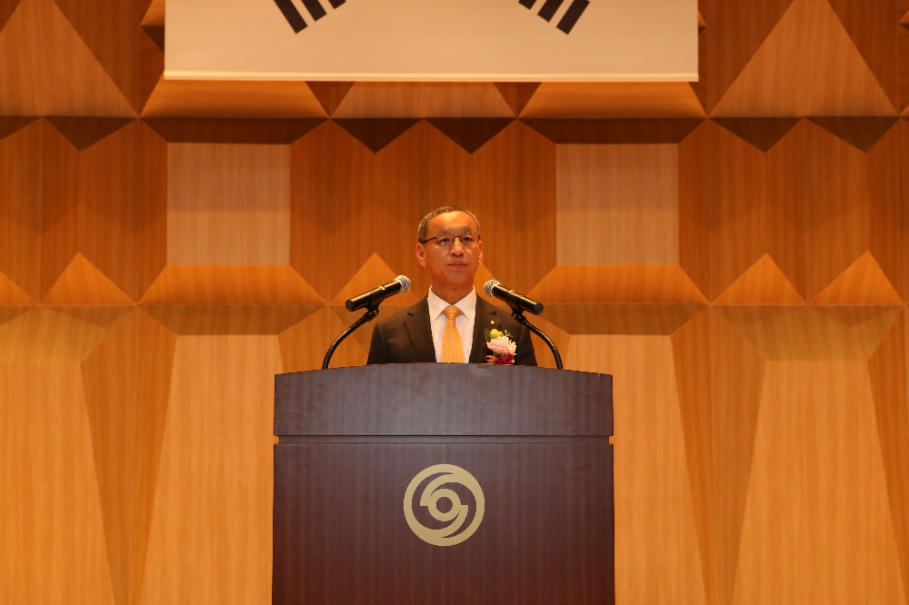 김학규 신임 원장이 취임사를 하고 있는 모습.(사진=한국감정원)