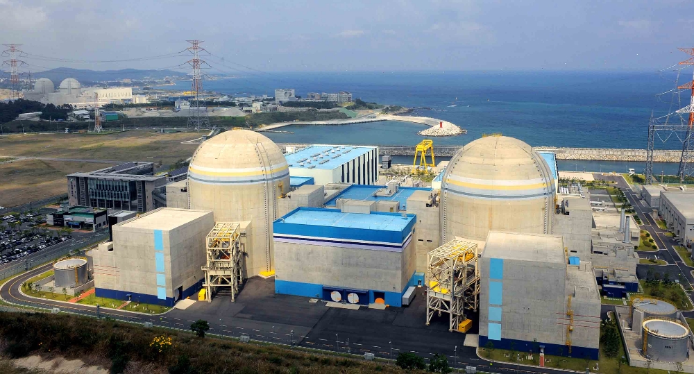 신고리 2호기와 1호기. 사진=한수원 제공)