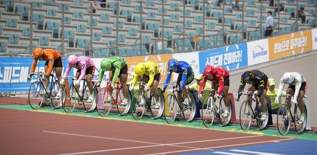 경륜 선수들의 출발전 모습. (사진=경륜운영본부)