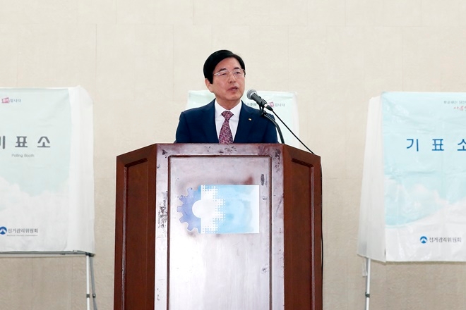 허용도 태웅 회장이 당선 인사말을 하고 있다.(사진=부산상공회의소)