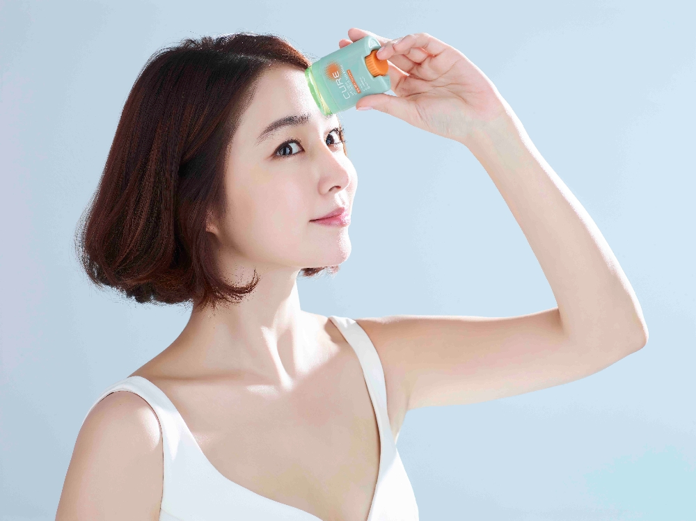 김정문알로에, ‘큐어 선스틱’ 롯데홈쇼핑 첫 방송 완판