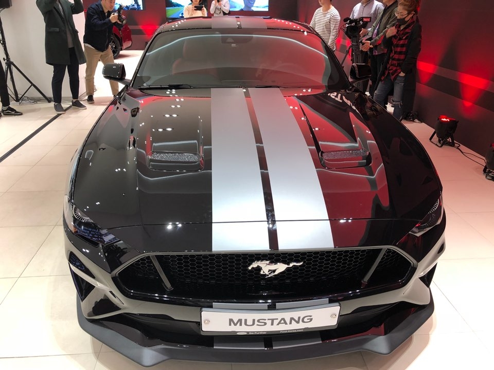 후드는 에어덕트를 적용해 냉각효율을 높였다.(사진=최영록 기자)