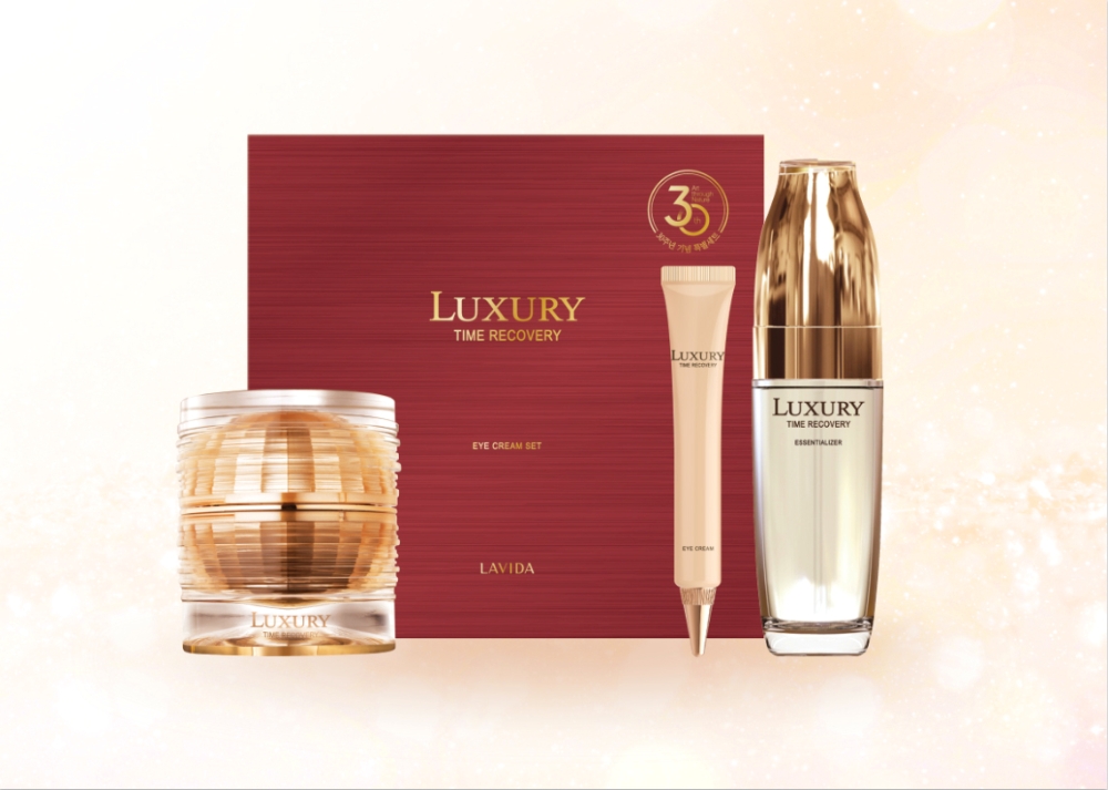 ‘라비다’에서 코리아나화장품 창립 30주년을 맞이해 ‘럭셔리 타임리커버리 아이크림 기획세트’를 출시했다. (사진=코리아나화장품)