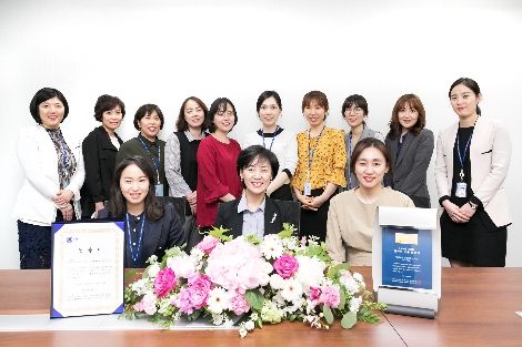 현대차투자증권은 한국능률협회컨설팅이 발표한 ‘2018 한국산업의 서비스 품질지수(KSQI:Korean Service Quality Index)’ 콜센터 부문에서 9년 연속 우수기업으로 선정됐다고 4일 밝혔다. (사진=현대차투자증권)