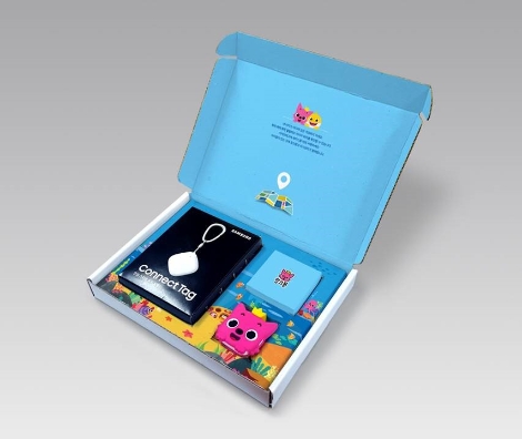 KT가 출시한 ‘우리 아이 위치 알림’이 단말과 액세서리 사진. (사진=KT)