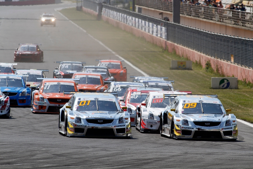 아트라스BX 레이싱팀.(사진=한국타이어)