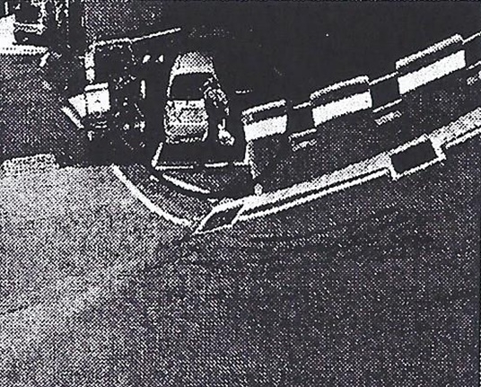 피해품을 절취하는 장면.(사진제공=부산지방경찰청)