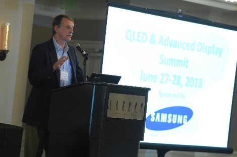 27일(현지시간) 삼성전자와 함께 이번 행사를 공동 주관한 미국 리서치 전문 기관인 '인사이트 미디어'의 CEO인 크리스 치눅(Chris Chinnock)이 환영 인사를 하고 있다. (사진=삼성전자)