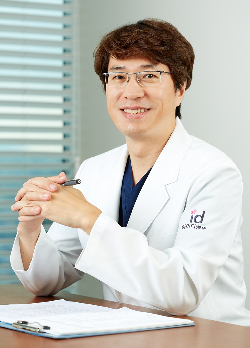 (사진=성형외과 전문의 서영태 원장)