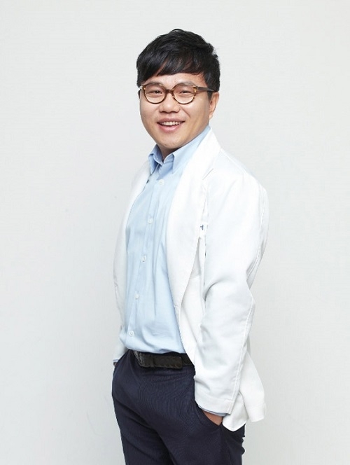 여름철 빼기 힘든 뱃살, 지방분해 레이저 슬리머스로 개선