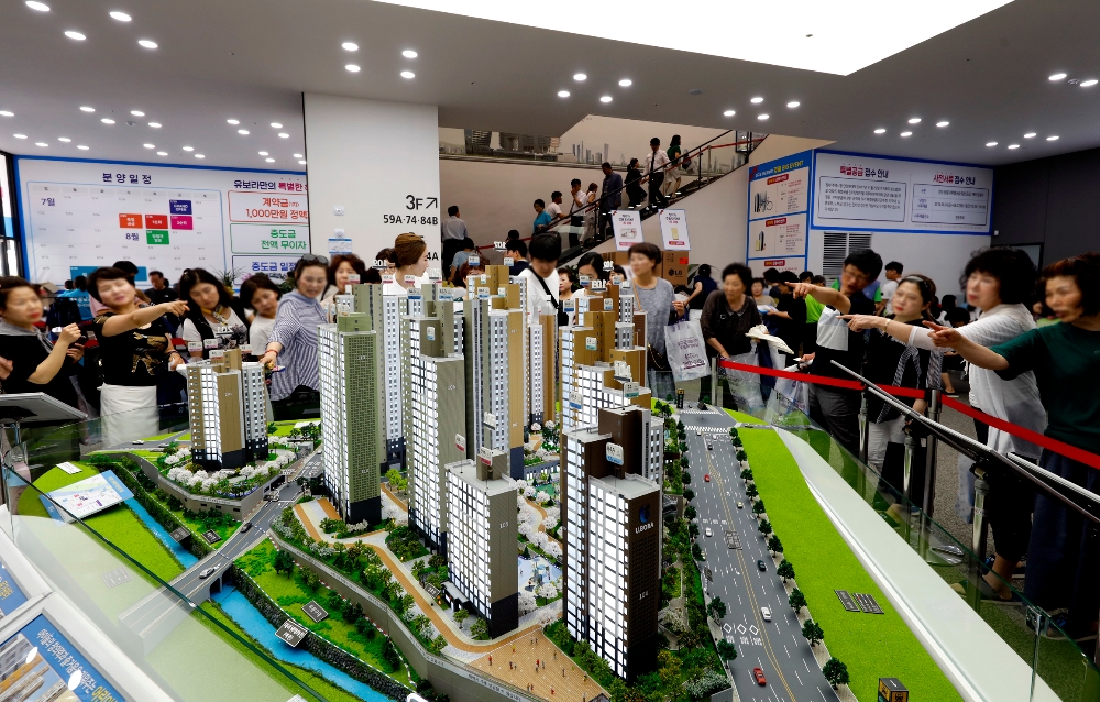 모델하우스 집객 모습.(사진=반도건설)