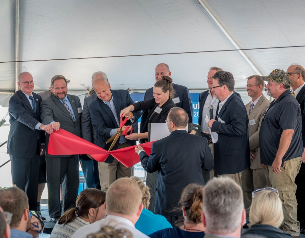 발표 중인 코렐 브랜드의 최고 경영자(CEO) 케네스 G. 윌크스. (사진=코렐)