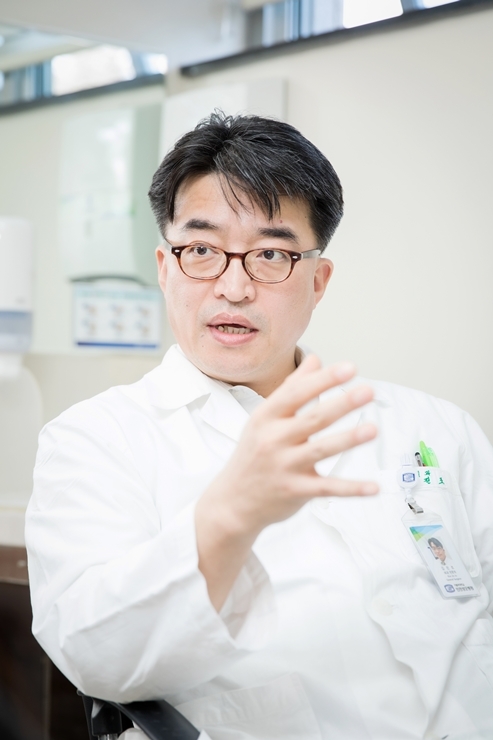 가톨릭대 인천성모병원 위장관외과 김진조 교수가 위암에 대해 설명하고 있다. (사진=인천성모병원)