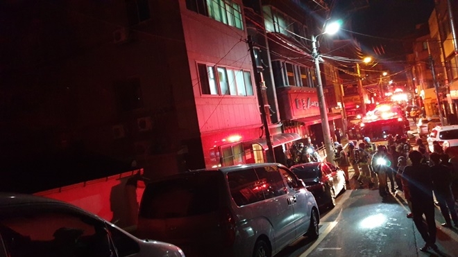 원룸 건물 외벽에 설치된 심야보일러에서 전기누전으로 추정되는 화재가 발생. (사진제공=부산지방경찰청)