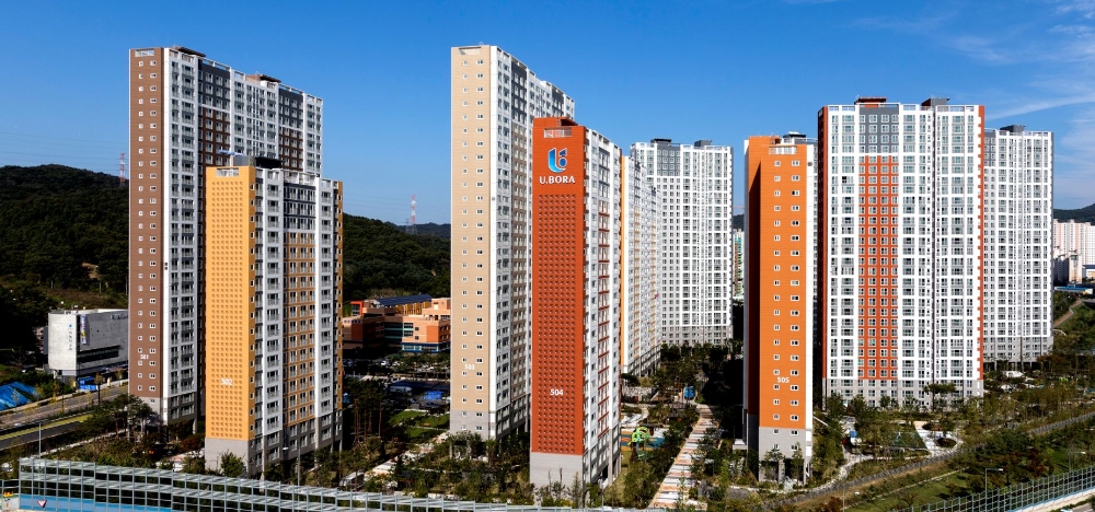 천편일률적인 외관에서 탈피해 ‘반도 유보라’만의 색채가 적용된 의정부 민락 반도유보라 전경 사진.(사진=반도건설)