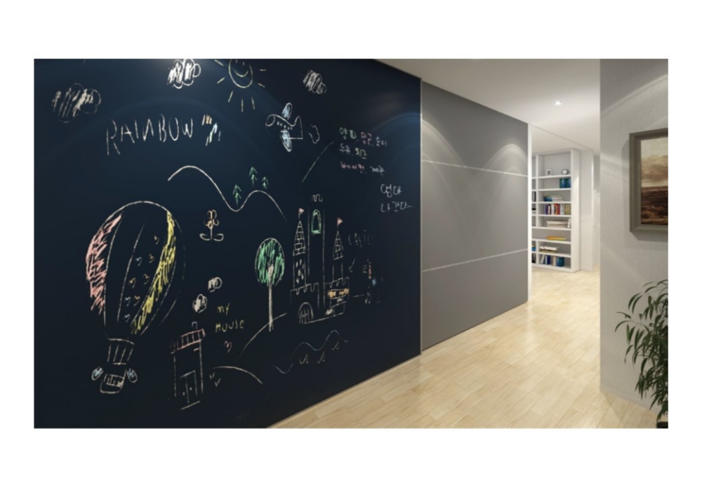 H 월을 닫았을 때 벽의 바깥면을 대형 보드판으로 사용.(사진=현대건설)