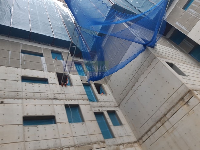 아파트공사장 내 추락사고 현장.(사진제공=부산지방경찰청)