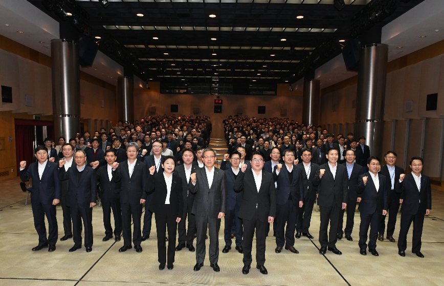 포스코가 지난 11일 기업시민 포스코마케터 변화 실천다짐대회를 개최하고, 끊임없이 혁신해 고객과 더불어 함께 발전할 것을 다짐했다. (사진=포스코)