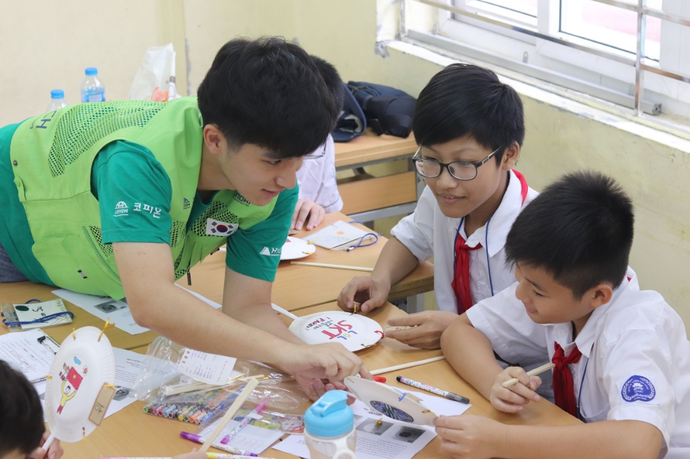 해외기술봉사단 에이치 컨텍(H-CONTECH) 2기 활동 모습.(사진=현대건설)