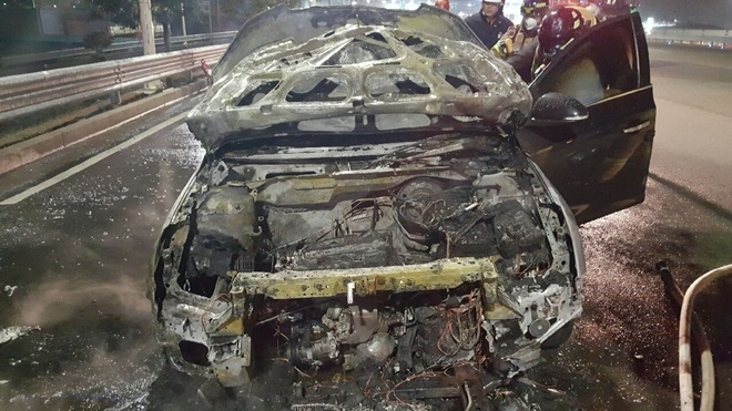 소훼된 차량엔진룸.(사진제공=부산지방경찰청)