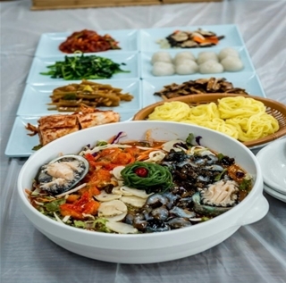 속초 맛집, 명물 한 자리에 다 모인 ‘송가네 맛집 물회’