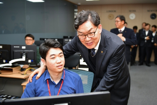 이대훈 농협은행장, 설 연휴 비상근무 사무소 찾아