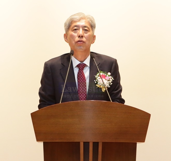 최인석 울산지법원장이 퇴임사를 하고 있다.(사진제공=울산지방법원)