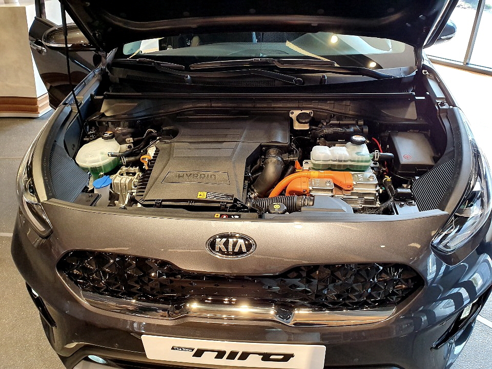 더 뉴 니로 엔진룸.(사진=최영록 기자)