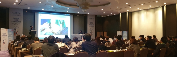 대웅제약은 지난 9일과 10일, 양일간 서울 비스타 워커힐 호텔에서 국내미용성형분야 의사 70여명이 참석한 가운데, ‘나보타 美 FDA 승인 기념 심포지엄’을 성황리에 끝마쳤다. (사진=대웅제약)