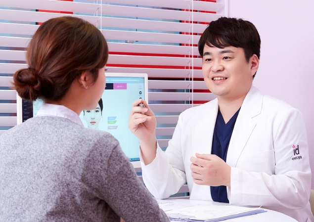 (사진=아이디병원 윤성준 원장)